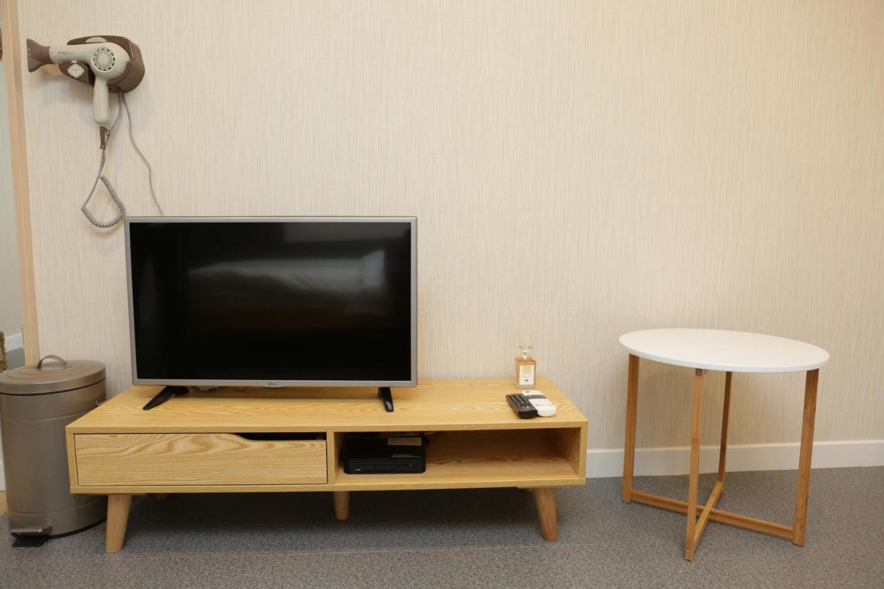 Hostel Familie Busan Station Екстер'єр фото