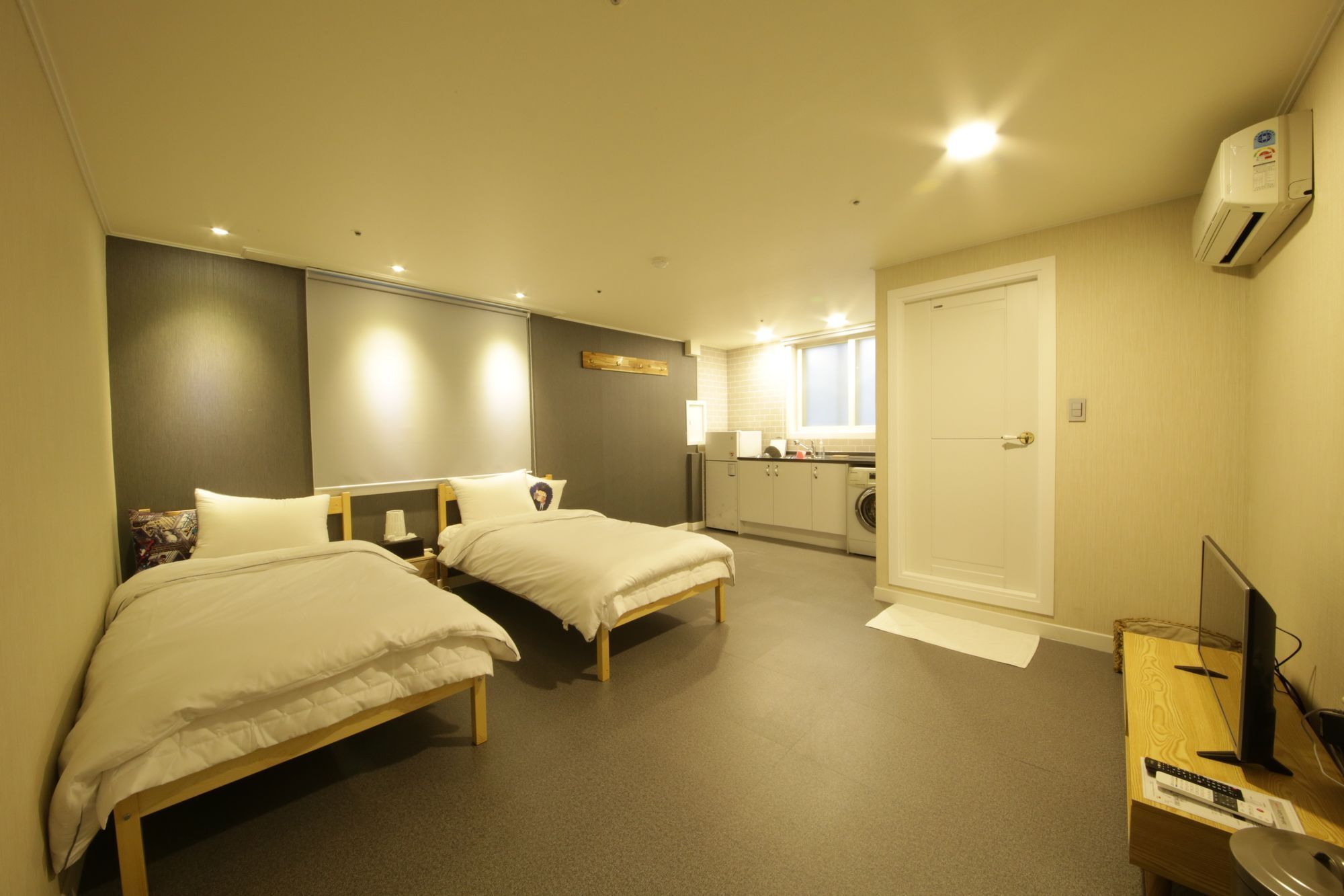 Hostel Familie Busan Station Екстер'єр фото